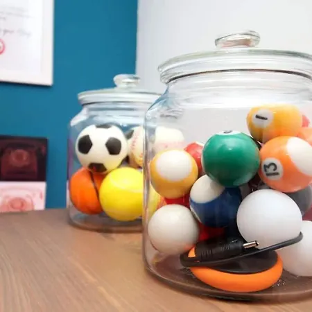 Exquisite Clifton Gem - Football Table Apartment *