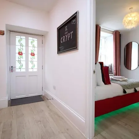 Exquisite Clifton Gem - Football Table Apartment *