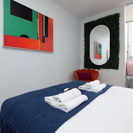 Exquisite Clifton Gem - Football Table Apartment *
